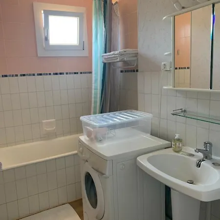 Appartement Au Plan D'Eau - Chez Laurence Embrun Exterior foto